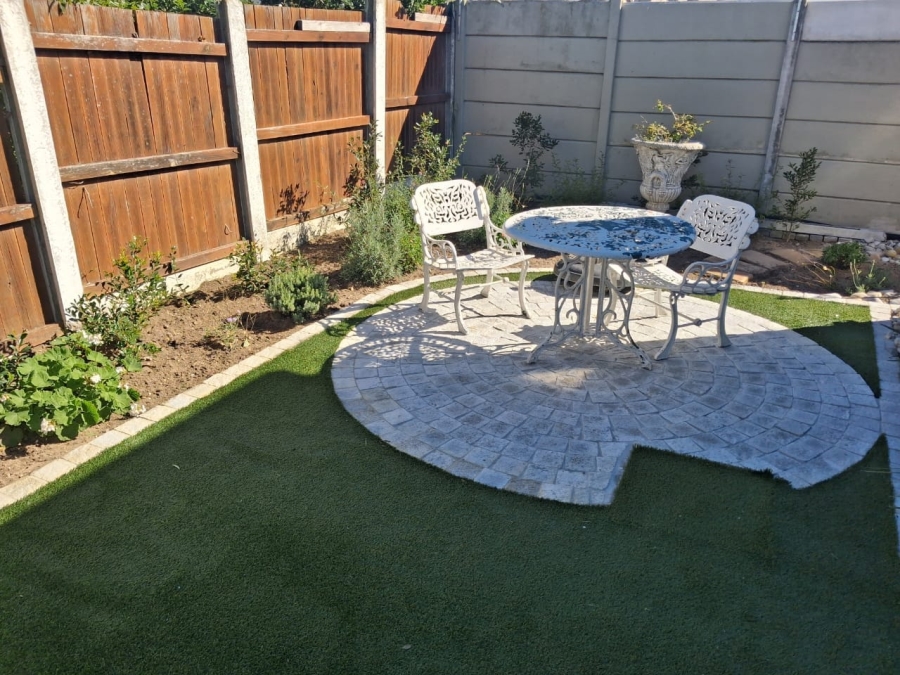 2 Bedroom Property for Sale in Vermont Western Cape